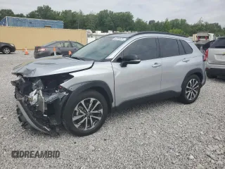 2025 Toyota Corolla Cross XLE with VIN 7MUDAAAG7SV120996, listed as a Copart auction lot 62856625 with 6,814 mi miles and Salvage title. Bid and sale history available at DreamBid. Image 1.