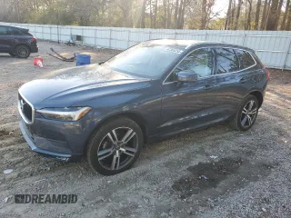 2021 Volvo XC60 Momentum z VIN YV4102DK0M1841812, wystawiony jako Copart lot #42365255 z przebiegiem 26 441 mil mil oraz Szkody całkowita. Historia ofert i sprzedaży dostępna na DreamBid. Obrazek 1.