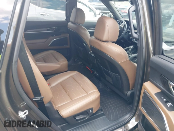2022 Kia Telluride SX with VIN 5XYP5DHC3NG306763, listed as a IAAI auction lot 42267394 with 110,000 mi miles and . Bid and sale history available at DreamBid. Image 8.