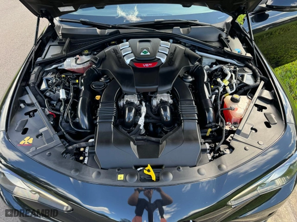 2018 Alfa Romeo Giulia Quadrifoglio with VIN ZARFAEAVXJ7583657, listed as a Copart auction lot 85448254 with 47,568 mi miles and Clean Title. Bid and sale history available at carsss.com. Image 7.