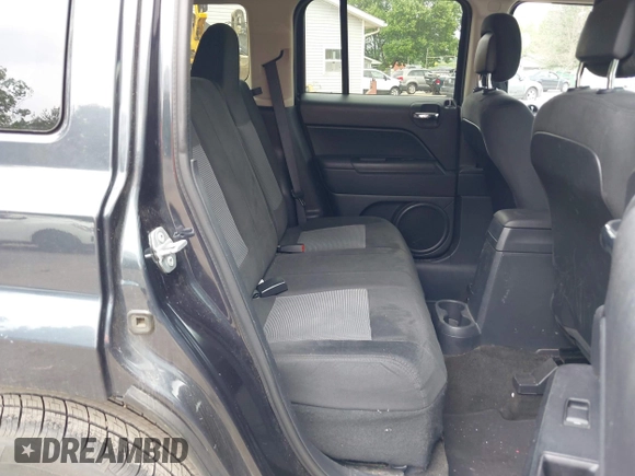 2016 Jeep Patriot Sport SE z VIN 1C4NJPBA7GD526498, wystawiony jako IAAI lot #42295160 z przebiegiem 143 241 mil mil oraz . Historia ofert i sprzedaży dostępna na DreamBid. Obrazek 8.