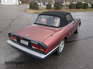 1988 Alfa Romeo Spider z VIN ZARBC5767J1056025, wystawiony jako Copart lot #58116455 z przebiegiem 78 443 mil mil oraz Tytuł czysty. Historia ofert i sprzedaży dostępna na DreamBid. Obrazek 4.