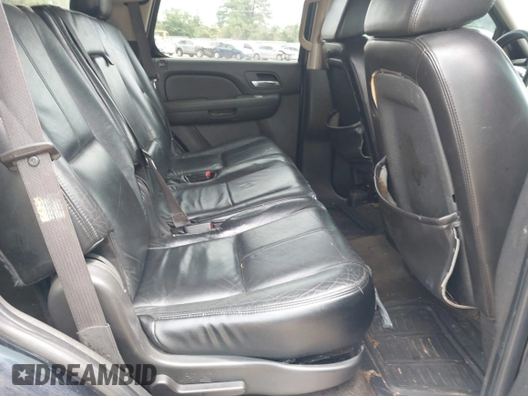 2007 Chevrolet Tahoe LS with VIN 1GNFC13CX7R264532, listed as a IAAI auction lot 42425650 with 254,286 mi miles and . Bid and sale history available at DreamBid. Image 8.