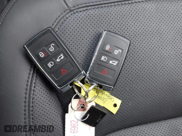 2023 Land Rover Defender S с VIN SALEJ7EX4P2239091, выставлен на аукционе IAAI как лот 41791797 с пробегом 16 042 миль миль и . История ставок и продаж доступна на DreamBid. Изображение 11.