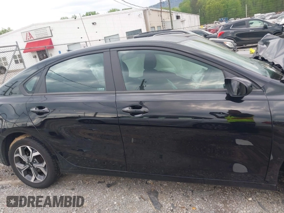 2021 Kia Forte LXS with VIN 3KPF24ADXME410282, listed as a IAAI auction lot 42004328 with 62,817 mi miles. Bid and sale history available at carsss.com. Image 13.