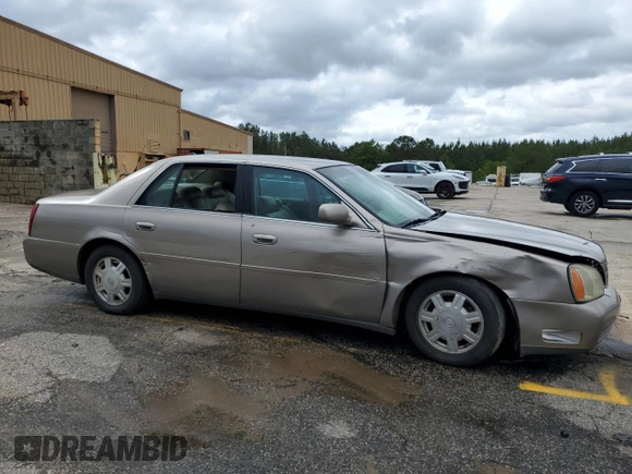 2004 Cadillac DeVille z VIN 1G6KD54Y64U134605, wystawiony jako Copart lot #56258215 z przebiegiem 256 662 mil mil oraz Szkody całkowita. Historia ofert i sprzedaży dostępna na DreamBid. Obrazek 4.