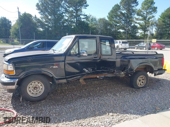 1995 Ford F-150 z VIN 1FTEX15N8SKB58783, wystawiony jako IAAI lot #40366102 z przebiegiem 148 639 mil mil oraz . Historia ofert i sprzedaży dostępna na DreamBid. Obrazek 6.