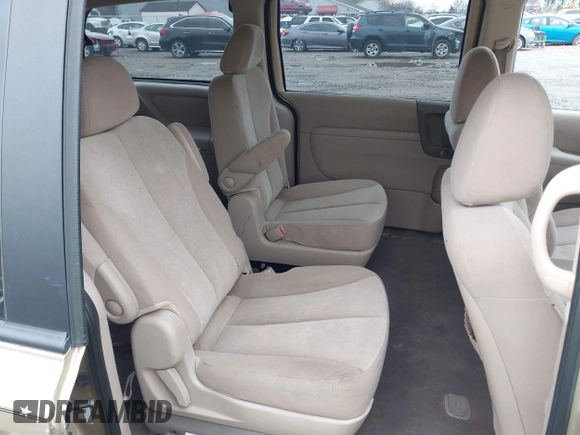 2011 Kia Sedona LX with VIN KNDMG4C74B6366752, listed as a IAAI auction lot 41920267 with 100,616 mi miles. Bid and sale history available at carsss.com. Image 8.