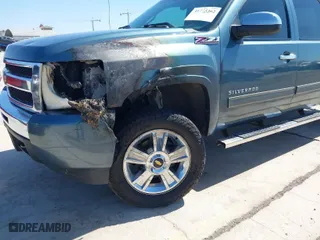 2010 Chevrolet Silverado 1500 LT with VIN 3GCRKSE33AG251396, listed as a IAAI auction lot 41773362 with 176,979 mi miles. Bid and sale history available at carsss.com. Image 6.