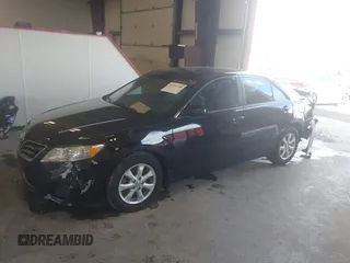 2011 Toyota Camry LE z VIN 4T4BF3EK8BR170719, wystawiony jako IAAI lot #41601748 z przebiegiem 91 368 mil mil oraz . Historia ofert i sprzedaży dostępna na DreamBid. Obrazek 2.