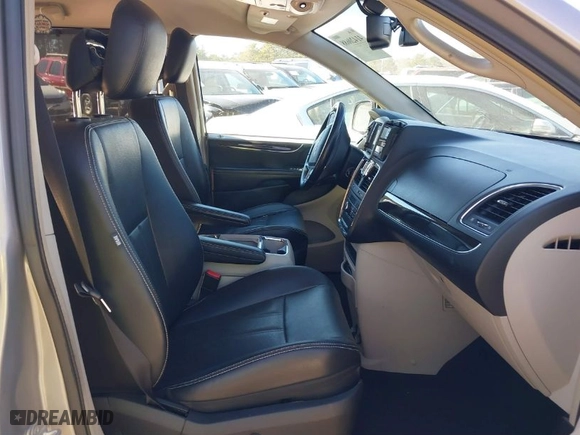 2014 Chrysler Town & Country Touring-L 30th Anniversary with VIN 2C4RC1CG0ER179943, listed as a IAAI auction lot 41420688 with 238,340 mi miles. Bid and sale history available at carsss.com. Image 5.