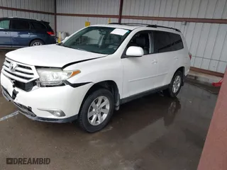 2013 Toyota Highlander with VIN 5TDBK3EH4DS198524, listed as a IAAI auction lot 41924896 with 148,893 mi miles. Bid and sale history available at carsss.com. Image 2.