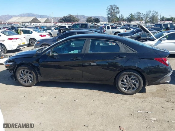 2024 Hyundai Elantra SEL with VIN KMHLM4DG4RU778450, listed as a IAAI auction lot 41376801 with 2,605 mi miles. Bid and sale history available at carsss.com. Image 14.