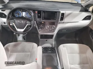 2018 Toyota Sienna LE с VIN 5TDJZ3DC3JS197731, выставлен на аукционе Copart как лот 79896244 с пробегом 63 077 миль миль и Списание • Salvage title. История ставок и продаж доступна на DreamBid. Изображение 8.