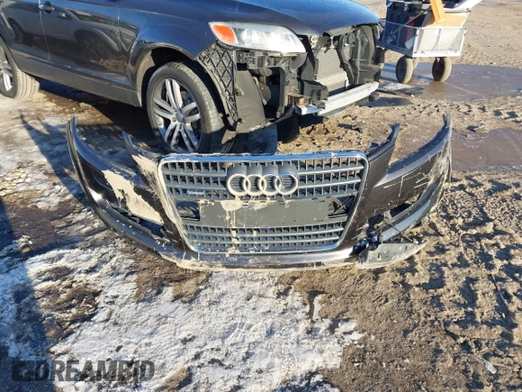 2009 Audi Q7 with VIN WA1AY74L69D002880, listed as a IAAI auction lot 41416826 with 157,344 mi miles. Bid and sale history available at carsss.com. Image 12.