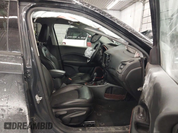 2018 Jeep Compass Trailhawk with VIN 3C4NJDDB2JT211775, listed as a IAAI auction lot 41610112 with 99,238 mi miles and . Bid and sale history available at DreamBid. Image 5.