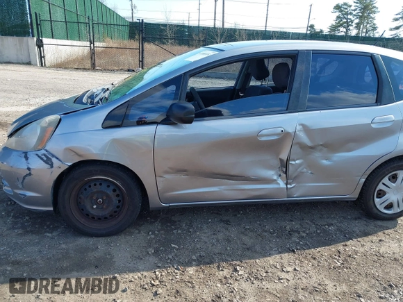 2009 Honda Fit with VIN JHMGE88279S064850, listed as a IAAI auction lot 41886951 with 185,580 mi miles. Bid and sale history available at carsss.com. Image 6.