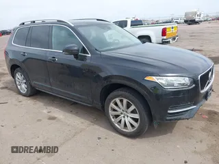 2016 Volvo XC90 T6 Momentum z VIN YV4A22PK5G1077742, wystawiony jako IAAI lot #41903914 z przebiegiem 122 843 mil mil oraz . Historia ofert i sprzedaży dostępna na DreamBid. Obrazek 1.