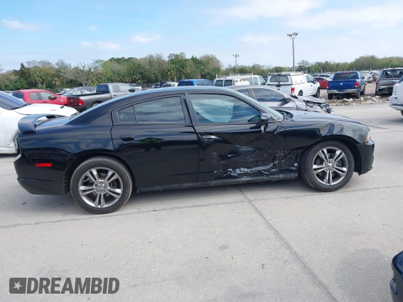 2013 Dodge Charger SXT z VIN 2C3CDXJG2DH528683, wystawiony jako IAAI lot #41644348 z przebiegiem 124 157 mil mil oraz . Historia ofert i sprzedaży dostępna na DreamBid. Obrazek 13.