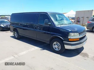 2014 Chevrolet Express Cargo z VIN 1GCWGGFA8E1200169, wystawiony jako IAAI lot #42873279 z przebiegiem 95 155 mil mil oraz . Historia ofert i sprzedaży dostępna na DreamBid. Obrazek 1.