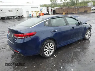 2018 Kia Optima LX z VIN 5XXGT4L30JG202534, wystawiony jako IAAI lot #42222497 z przebiegiem Nie podano mil oraz . Historia ofert i sprzedaży dostępna na DreamBid. Obrazek 4.