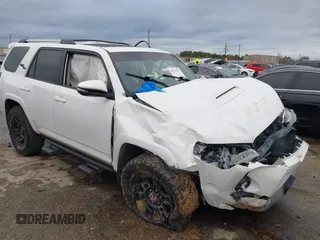 2018 Toyota 4Runner SR5 with VIN JTEBU5JR2J5556916, listed as a IAAI auction lot 41279176 with 82,423 mi miles. Bid and sale history available at carsss.com. Image 1.