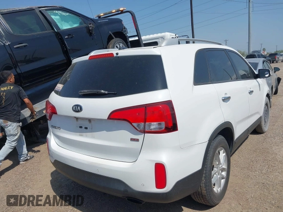 2015 Kia Sorento LX with VIN 5XYKT4A65FG659155, listed as a IAAI auction lot 41968018 with 138,704 mi miles. Bid and sale history available at carsss.com. Image 4.