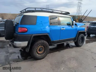 2007 Toyota FJ Cruiser with VIN JTEBU11F770045271, listed as a Copart auction lot 51070425 with 280,751 mi miles and Salvage Title. Bid and sale history available at carsss.com. Image 3.