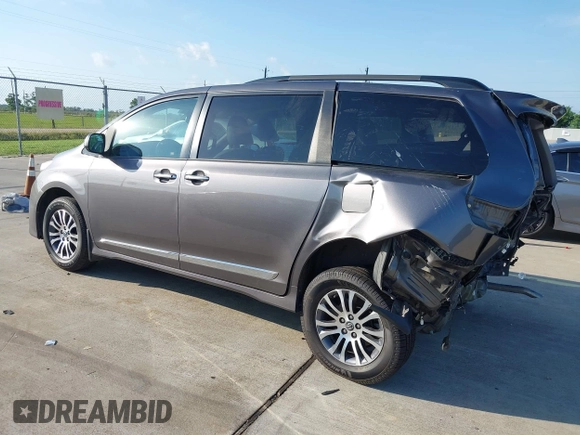 2018 Toyota Sienna XLE Auto Access Seat z VIN 5TDYZ3DC1JS904646, wystawiony jako IAAI lot #42400532 z przebiegiem 106 338 mil mil oraz . Historia ofert i sprzedaży dostępna na DreamBid. Obrazek 3.