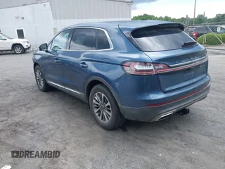 2019 Lincoln Nautilus Select z VIN 2LMPJ8K96KBL61059, wystawiony jako IAAI lot #42197441 z przebiegiem 89 185 mil mil oraz . Historia ofert i sprzedaży dostępna na DreamBid. Obrazek 3.