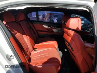 2018 BMW 7 Series 750i with VIN WBA7F0C53JGM23021, listed as a Copart auction lot 38758303 with 0 mi miles. Bid and sale history available at carsss.com. Image 10.