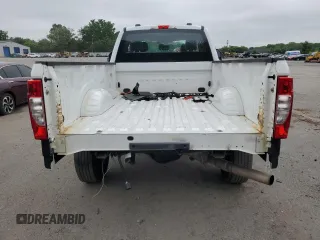 2022 Ford F-250 XL z VIN 1FT7X2B68NEE31039, wystawiony jako Copart lot #61174615 z przebiegiem 126 064 mil mil oraz Szkoda całkowita • Salvage title. Historia ofert i sprzedaży dostępna na DreamBid. Obrazek 6.