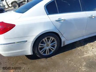 2014 Hyundai Genesis 3.8L with VIN KMHGC4DD7EU259381, listed as a IAAI auction lot 40799986 with 116,850 mi miles. Bid and sale history available at carsss.com. Image 6.