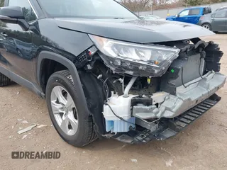 2020 Toyota RAV4 XLE with VIN 2T3P1RFV8LC061598, listed as a IAAI auction lot 41850442 with 40,175 mi miles and . Bid and sale history available at DreamBid. Image 17.