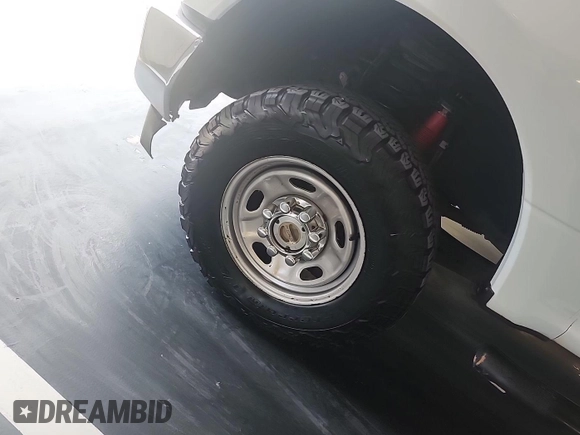2017 Ford F-250 XLT with VIN 1FT7X2BT7HEB64891, listed as a IAAI auction lot 42260442 with 299,551 mi miles and . Bid and sale history available at DreamBid. Image 1.