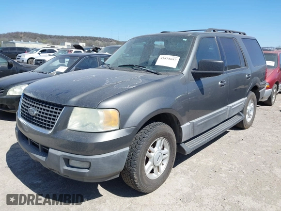 2005 Ford Expedition Special Service with VIN 1FMPU155X5LA91440, listed as a IAAI auction lot 41838687 with 260,084 mi miles. Bid and sale history available at carsss.com. Image 2.