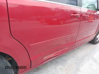 2010 Volkswagen Routan SE z VIN 2V4RW3D14AR186648, wystawiony jako IAAI lot #42222099 z przebiegiem 199 944 mil mil oraz . Historia ofert i sprzedaży dostępna na DreamBid. Obrazek 6.