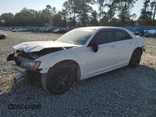 2012 Chrysler 300 SRT8 with VIN 2C3CCAFJ0CH801266, listed as a Copart auction lot 78186364 with 61,916 mi miles and Salvage Title. Bid and sale history available at carsss.com. Image 1.