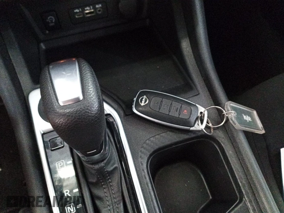 2024 Nissan Sentra SV z VIN 3N1AB8CV2RY294592, wystawiony jako IAAI lot #42796159 z przebiegiem 25 875 mil mil oraz . Historia ofert i sprzedaży dostępna na DreamBid. Obrazek 36.