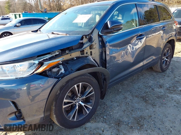 2018 Toyota Highlander LE with VIN 5TDZZRFH1JS246973, listed as a IAAI auction lot 41724379 with 185,461 mi miles and . Bid and sale history available at DreamBid. Image 6.