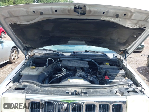2010 Jeep Commander Sport z VIN 1J4RH4GK1AC148604, wystawiony jako IAAI lot #42518138 z przebiegiem 170 261 mil mil oraz . Historia ofert i sprzedaży dostępna na DreamBid. Obrazek 10.