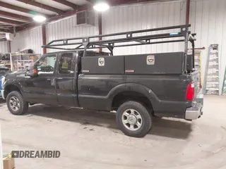 2015 Ford F-250 XLT z VIN 1FT7X2B63FED10680, wystawiony jako IAAI lot #41503254 z przebiegiem 261 634 mil mil oraz . Historia ofert i sprzedaży dostępna na DreamBid. Obrazek 14.