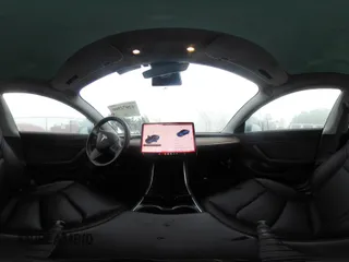 2018 Tesla Model 3 Long Range Battery z VIN 5YJ3E1EBXJF088444, wystawiony jako IAAI lot #42072860 z przebiegiem 46 063 mil mil oraz . Historia ofert i sprzedaży dostępna na DreamBid. Obrazek 18.