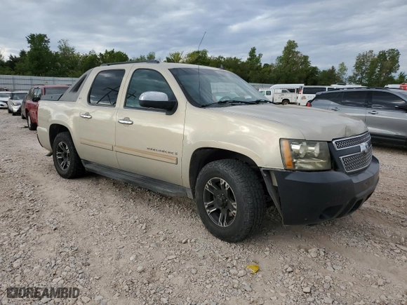 2008 Chevrolet Avalanche LT w/1LT with VIN 3GNFK12308G115133, listed as a Copart auction lot 72465614 with 147,996 mi miles and Salvage Title. Bid and sale history available at carsss.com. Image 4.