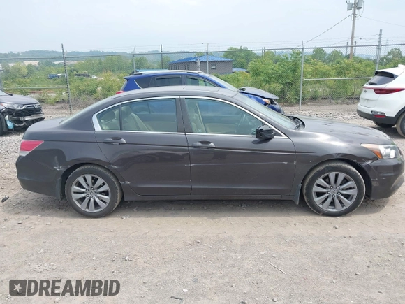 2011 Honda Accord EX с VIN 1HGCP2F72BA037123, выставлен на аукционе IAAI как лот 42438929 с пробегом 104 232 миль миль и . История ставок и продаж доступна на DreamBid. Изображение 13.