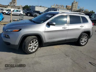 2018 Jeep Cherokee Latitude Plus с VIN 1C4PJLLBXJD538662, выставлен на аукционе Copart как лот 55590635 с пробегом 83 546 миль миль и Списание • Salvage title. История ставок и продаж доступна на DreamBid. Изображение 1.