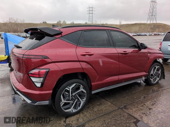 2024 Hyundai Kona N Line z VIN KM8HACA3XRU055454, wystawiony jako Copart lot #51841935 z przebiegiem 22 371 mil mil oraz Szkoda całkowita • Salvage title. Historia ofert i sprzedaży dostępna na DreamBid. Obrazek 3.