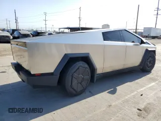 2024 Tesla Cybertruck с VIN 7G2CEHED4RA040048, выставлен на аукционе Copart как лот 61394105 с пробегом 1 646 миль миль и Списание • Salvage title. История ставок и продаж доступна на DreamBid. Изображение 3.