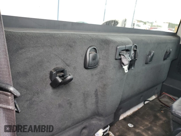 2020 Ram 1500 Tradesman z VIN 3C6JR6DT6LG144032, wystawiony jako Copart lot #76073334 z przebiegiem 73 342 mil mil oraz Nie do naprawy • Non repairable. Historia ofert i sprzedaży dostępna na DreamBid. Obrazek 10.