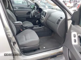 2006 Ford Escape XLT с VIN 1FMYU03176KC04783, выставлен на аукционе IAAI как лот 42464989 с пробегом 145 348 миль миль и . История ставок и продаж доступна на DreamBid. Изображение 5.
